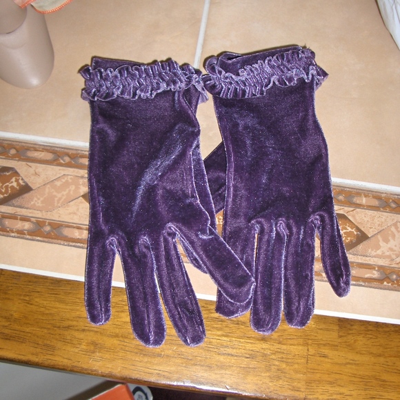 Ladies Velvet gloves - Picture 2 of 2